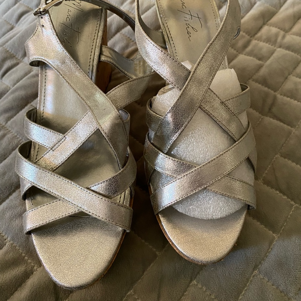 Marc Fisher Silver Fabric Wedge MF Gleena 2 Sandal 9.5